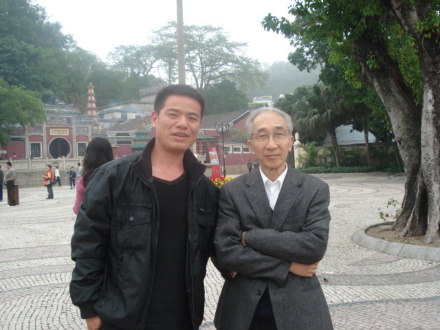 中国美协主席靳尚谊先生与黄俊